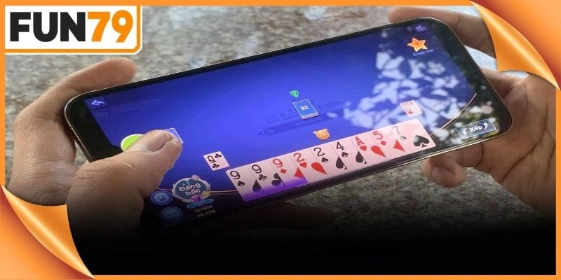 Hệ thống bàn chơi được phân chia theo từng cấp bậc cho người mới tham gia.