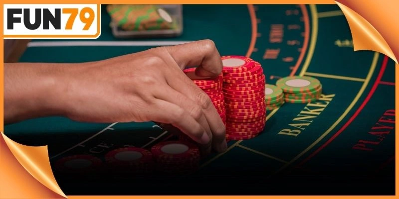 Cách chơi Baccarat trực tuyến với dàn dealer chia bài chuyên nghiệp.