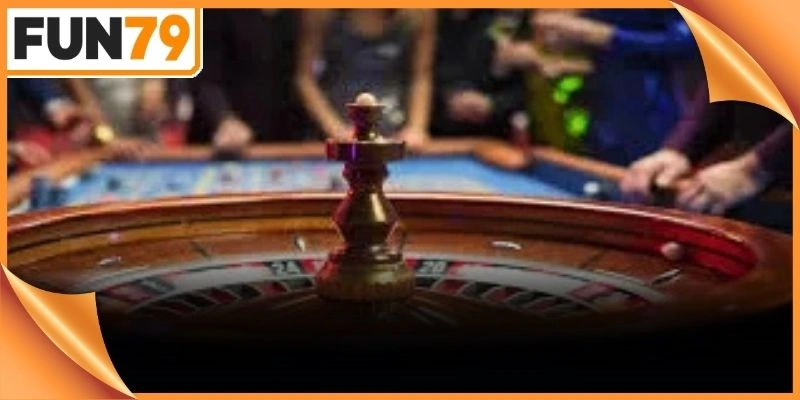 Cách chơi Roulette với bánh xe gỗ được sắp xếp đan xen hai màu đen đỏ